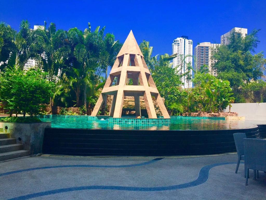 Club Royal Suites Паттайя Экстерьер фото